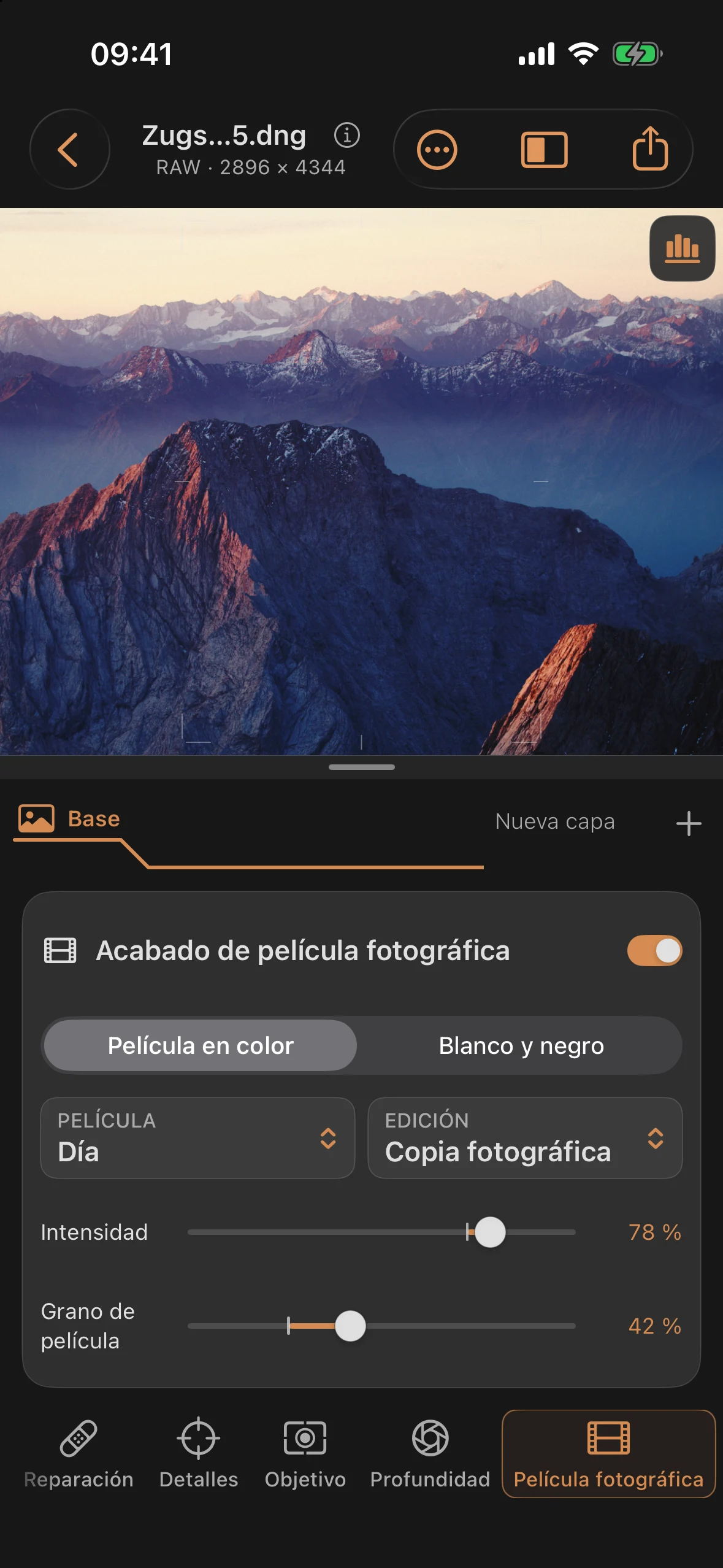 Película fotográfica: Película en color, blanco y negro y copia fotográfica