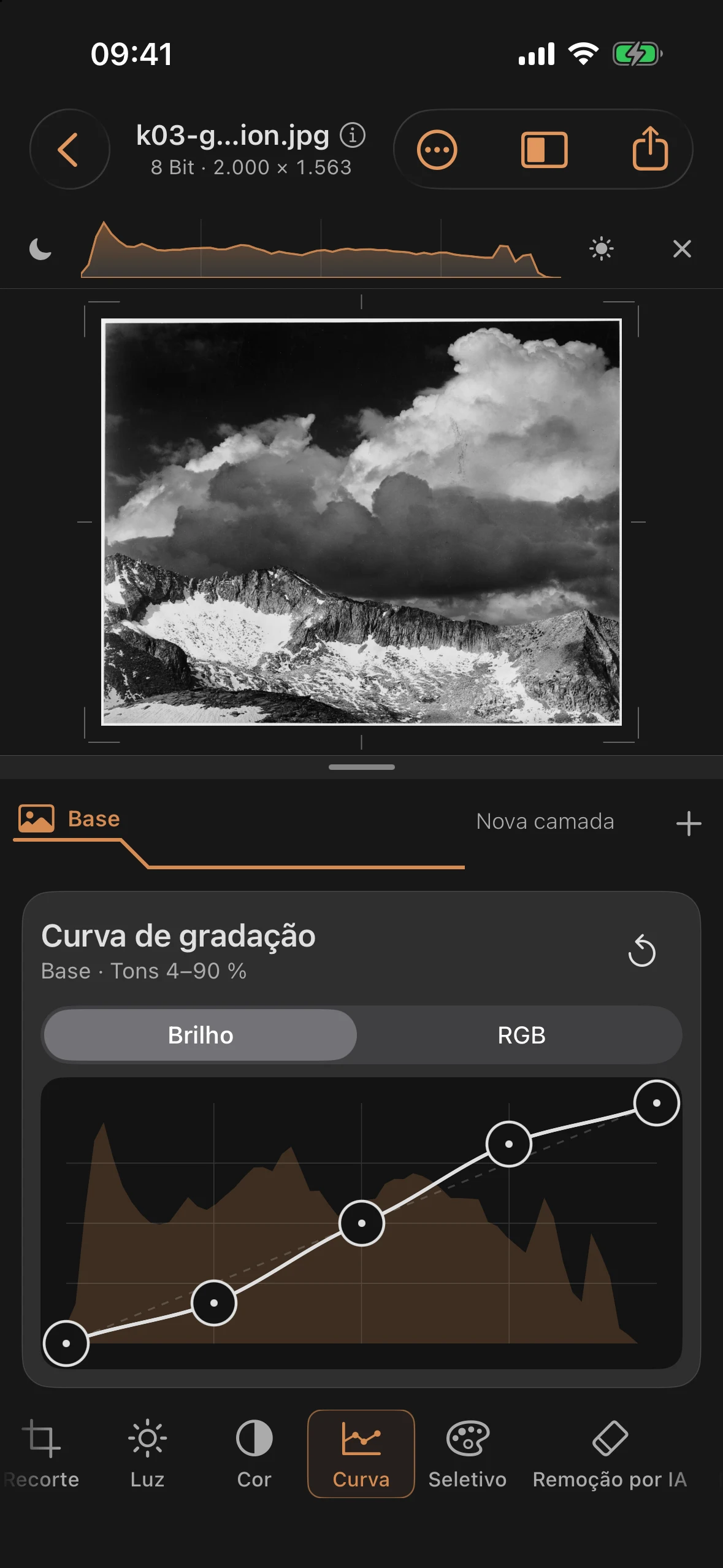Curva de gradação em forma de S com o quarto de tom abaixado e o três quartos de tom elevado