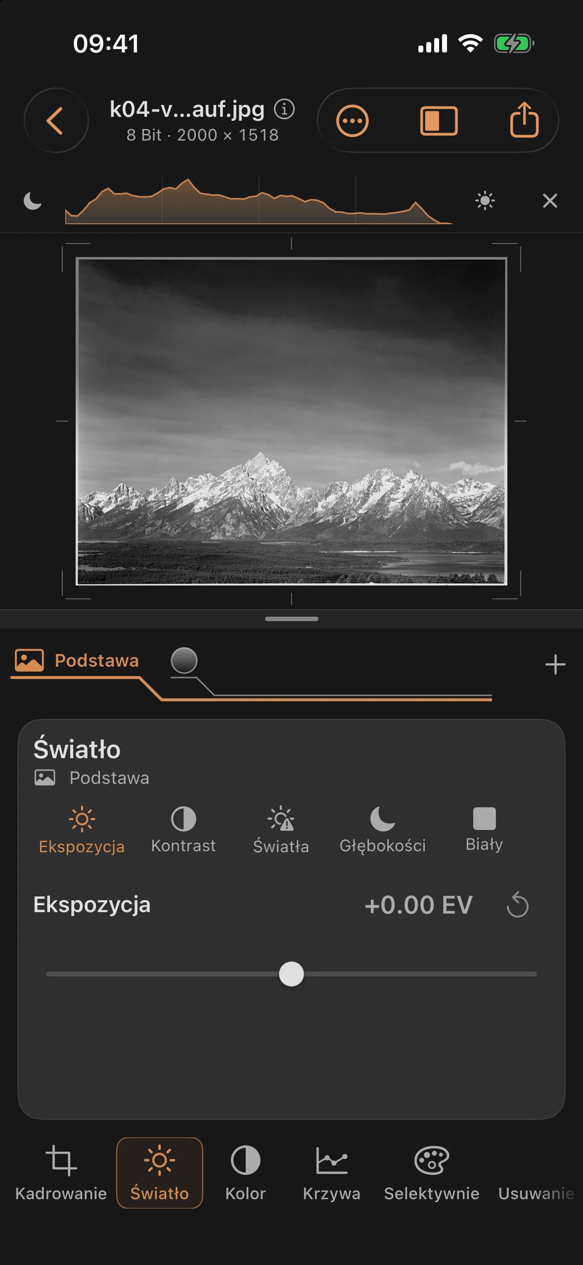 Gotowa panorama z Teton z gęstym niebem i wyraźnie zarysowanym pierwszym planem