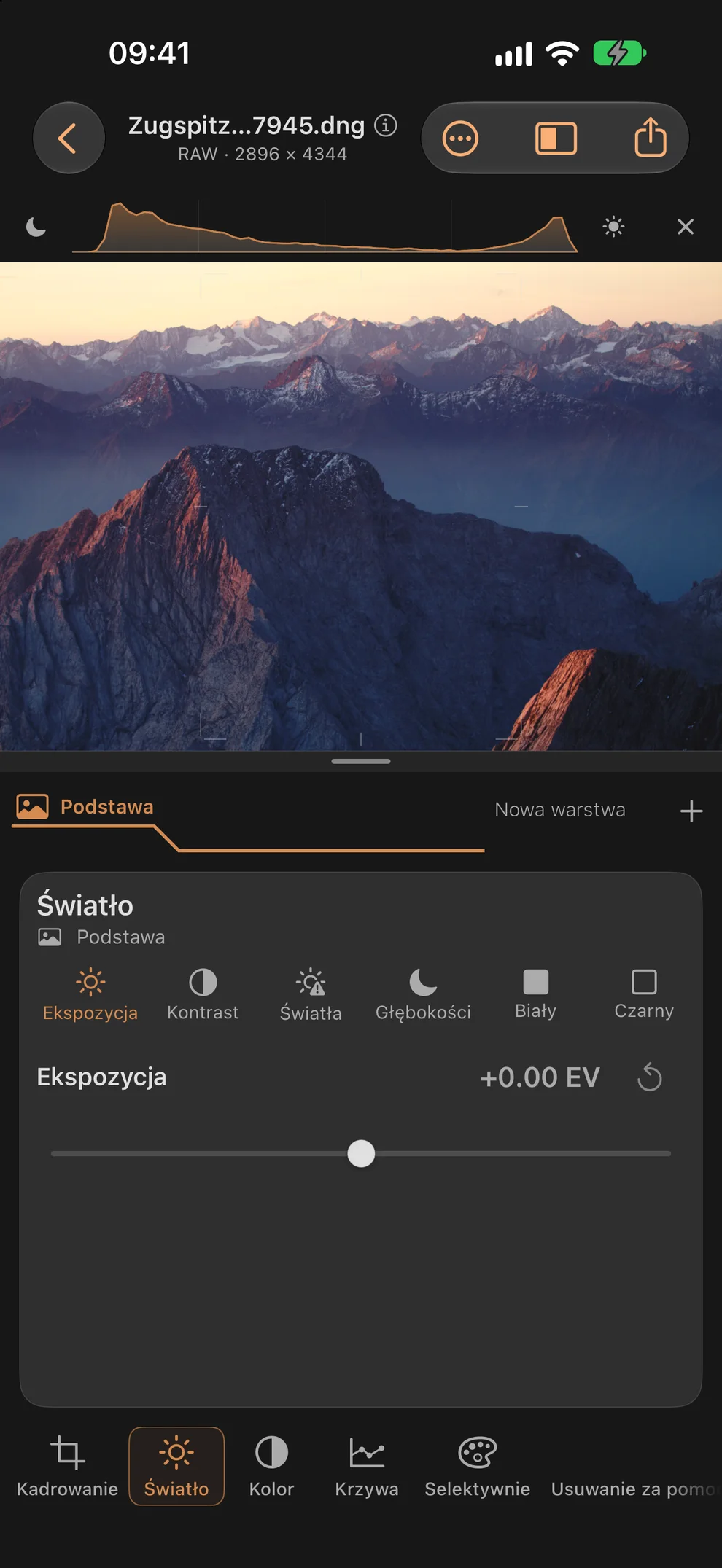 Ustawienie ekspozycji. Histogram pod ręką. · iPhone